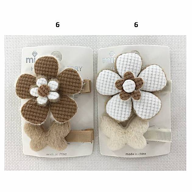 Knit Flower Hair Clip Set