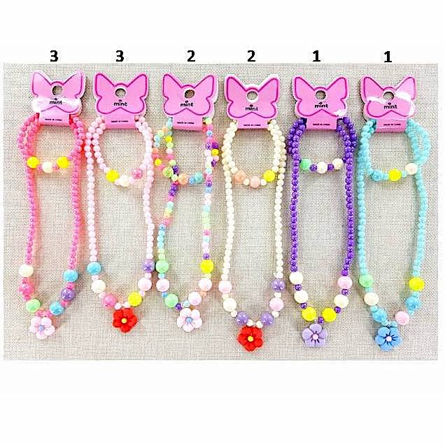 Flower Necklace & Bracelet Set