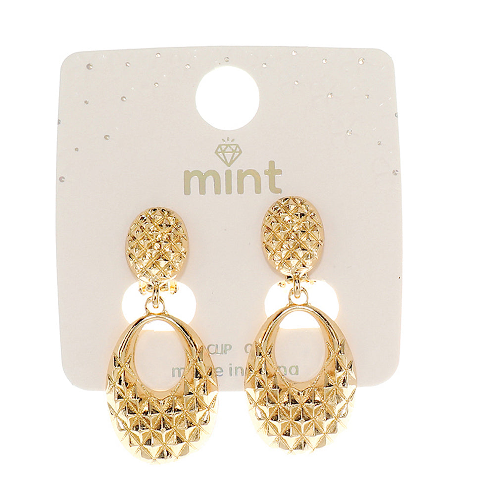 JAE46755C - Clip On Quilted Oval Earring