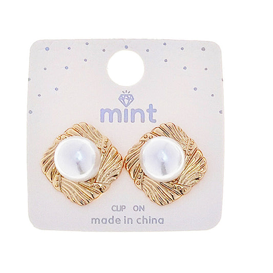 JAE48114C - Clip On Pearl Earring