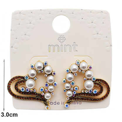 Pearl Cluster Heart Earring