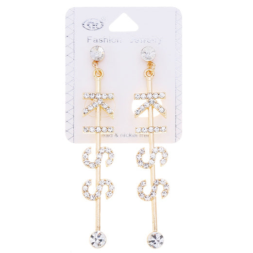 JAE35415 - Rhinestone Kiss Earring