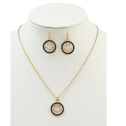 JAN44129 - Rhinestone Smiley Face Pendant Necklace