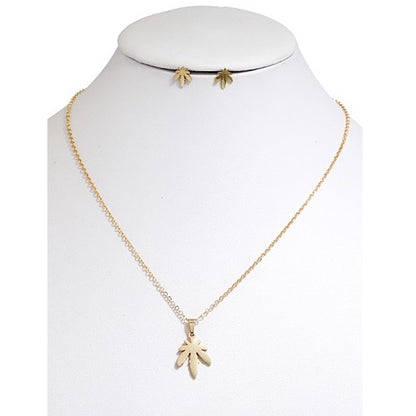 TN1054 - Marijuana Leaf Stainless Steel Pendant Necklace